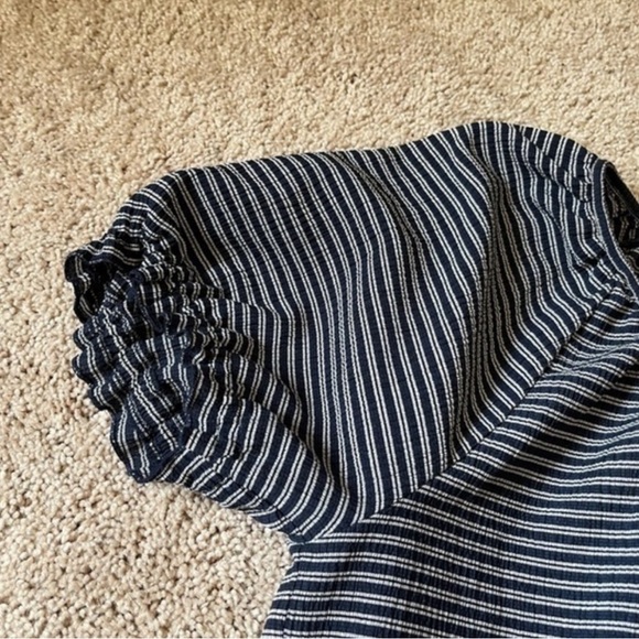 EUC Madewell Blouse navy/white stripe size L - Picture 4 of 4